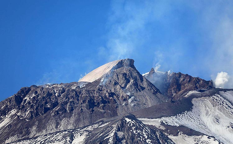 Whaleback Rises at a Russian Volcano | Discover Magazine