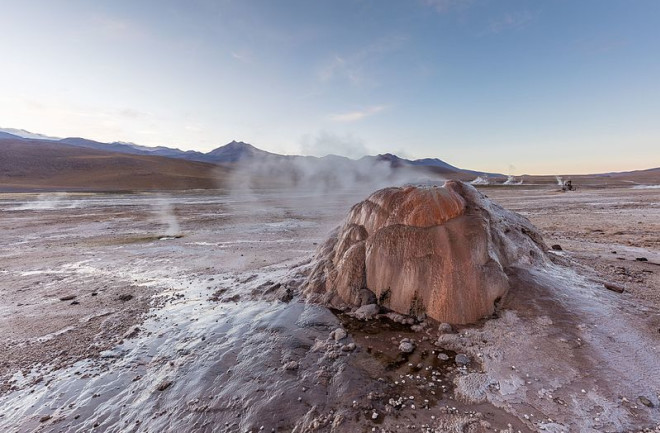 Geysers of El Tatio, Chile. (Image: Wikimedia Commons)