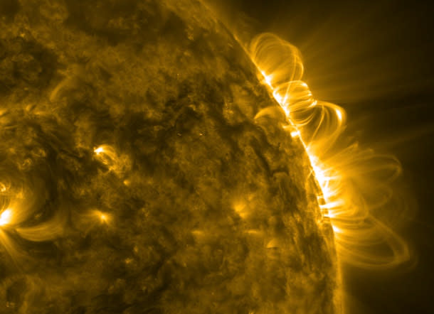 sdo_jan26-28_flareloops.jpg
