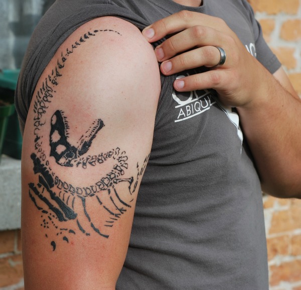 Allosaurus-tattoo-001.jpg