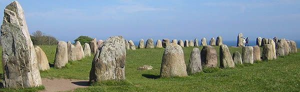 800px-Ales_stenar_bred.jpg