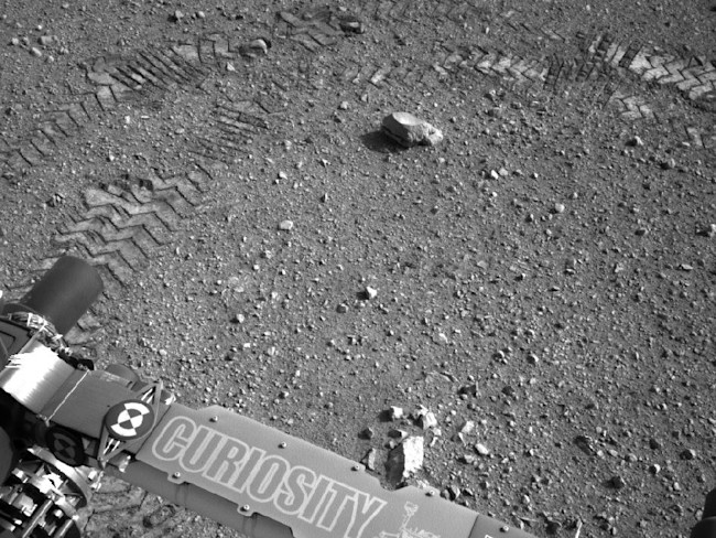 mars curiosity rover wheel tracks