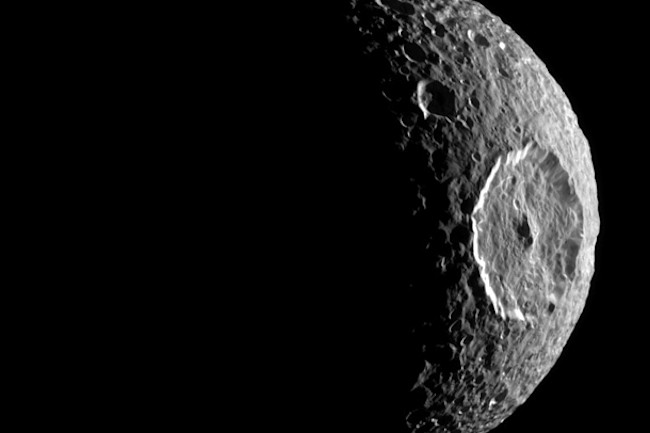 cassini_crescent_mimas.jpg