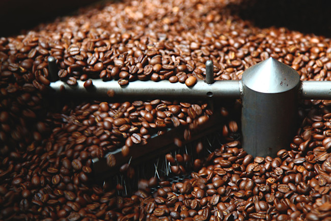 Coffee beans roasting - THINK Global School, CC BY-NC-ND