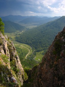 View of the valley from above the Denisova Cave archaeological site, Russia. (Credit: Bence Viola, Max Planck Institute for Evolutionary Anthropology)