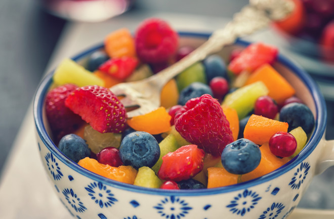 bowl-of-colorful-fruit