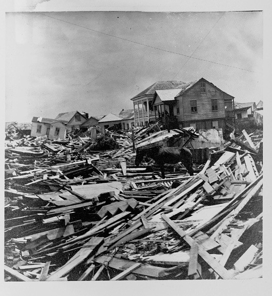 DSC-HR0719 08 Galveston Hurricane wreckage 1900