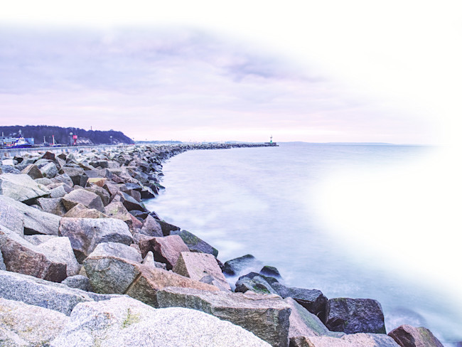 DSC-TW1119 04 mole breakwater Baltic Sea