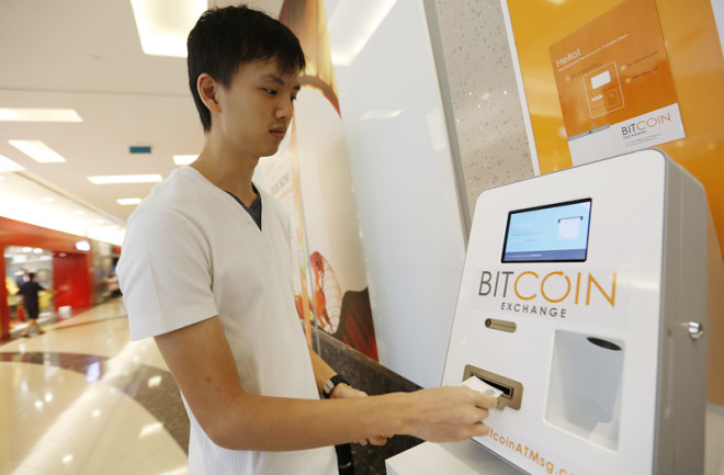 How to turn bitcoins into cash как продать биткоин кэш
