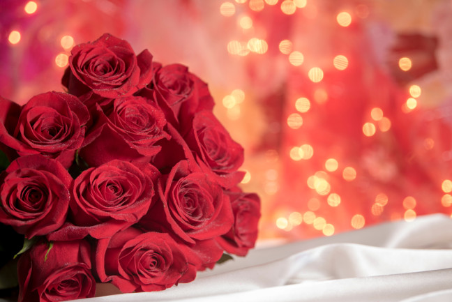 Why Do We Give Red Roses On Valentine's Day?