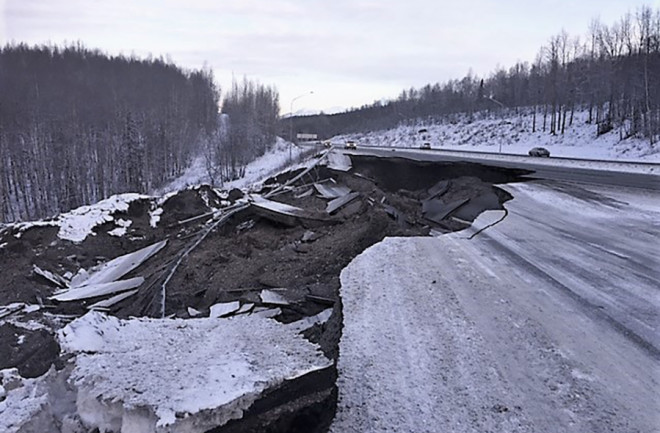 Earthquake damage to Glenn Highway at Mirror Lake