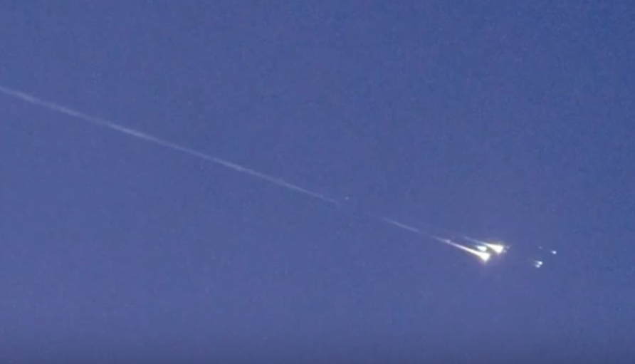 WATCH 'WTF' Space Junk Burns Up in Earth's Atmosphere Discover Magazine