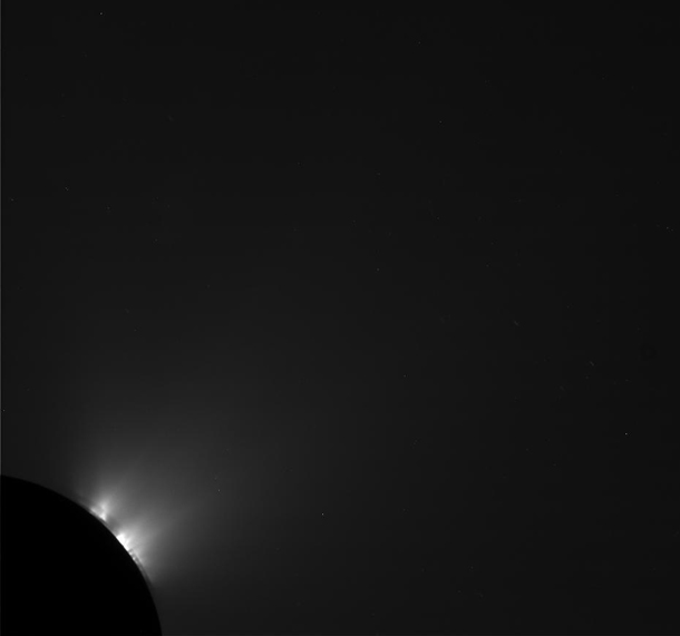 cassini_enceladus_shadowarcs610.jpg