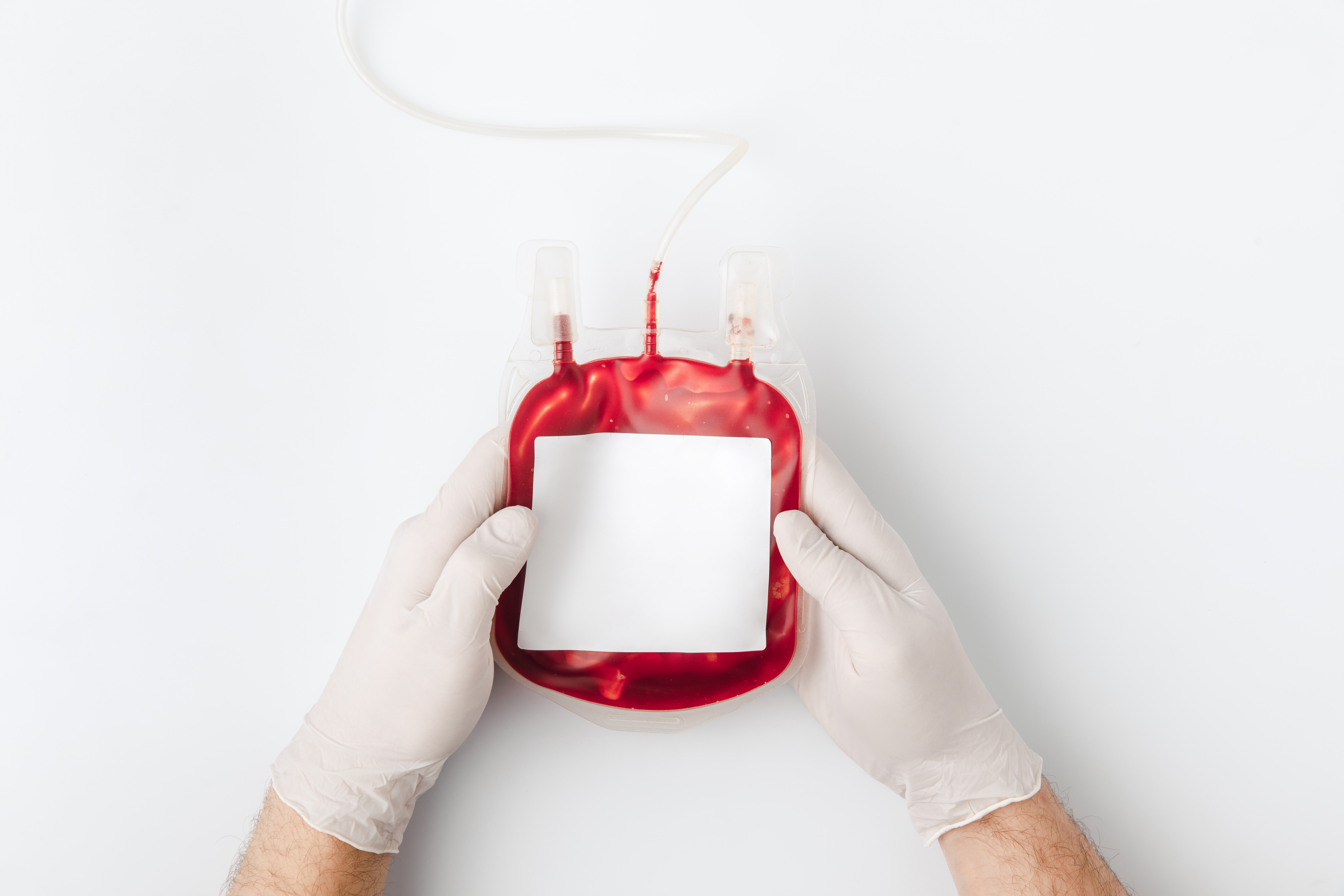 Препарат донор. Переливание крови на белом фоне. Донорство фон. Переливание крови донорство.