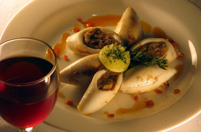 red-wine-with-stuffed-squid-calamari.jpg