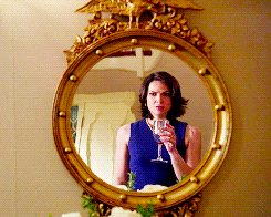 Regina-and-Mirror-the-evil-queen-regina-mills-32726001-245-196.gif