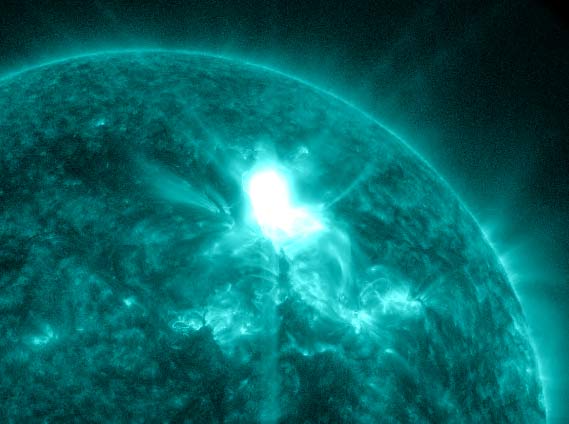 sdo_jan232012_aia131.jpg
