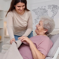 Cómo cambiar pañal a un adulto con movilidad reducida - TENA