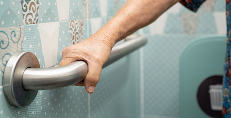 banar-persona-en-cama-interna-2