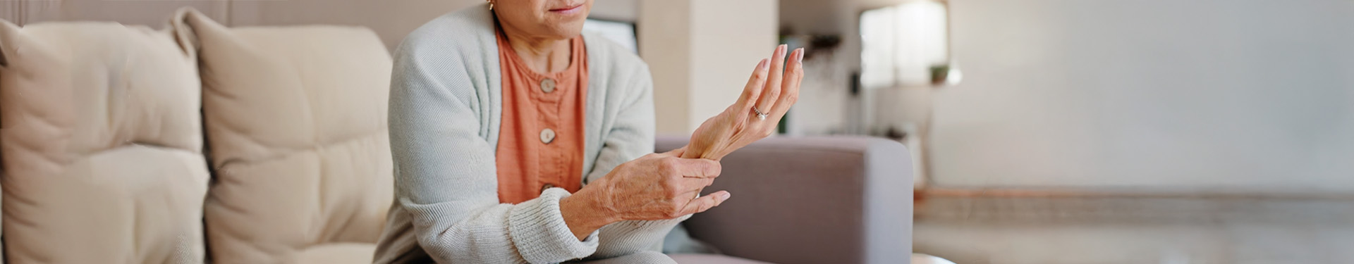 ¿Cómo prevenir la osteoporosis? - TENA