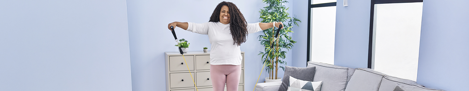 5 ejercicios con bandas elásticas para adultos mayores – TENA