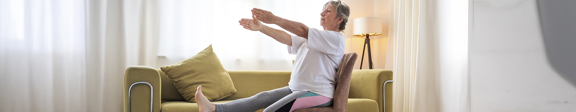 7 ​ejercicios en silla para adultos mayores - TENA