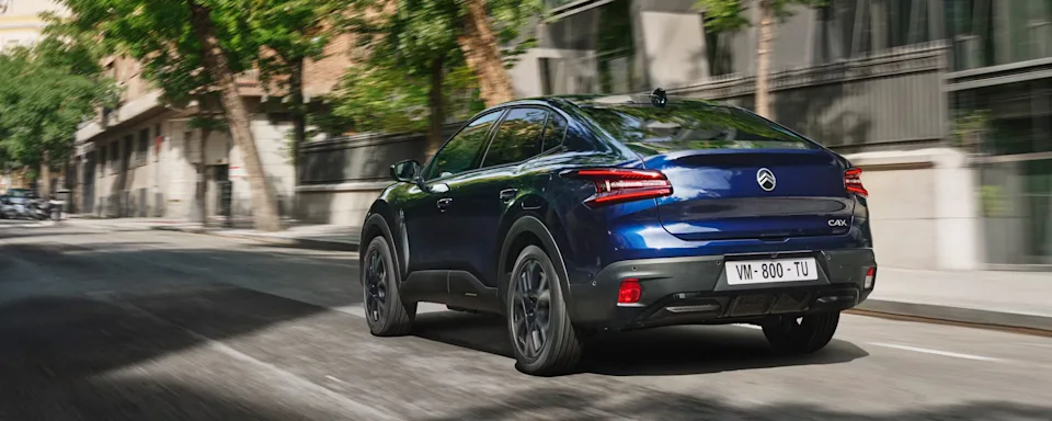 Source: https://www.citroen.se/content/dam/citroen/sweden/modeller/c4-x/l-m/Citroen-elbilar_4_2880x1152.jpg — citroen.se (Wismo, Swedish importer; cleared by Tord Overå 2026-10-05), served as AVIF, converted to JPEG. Run: 2026-10-05