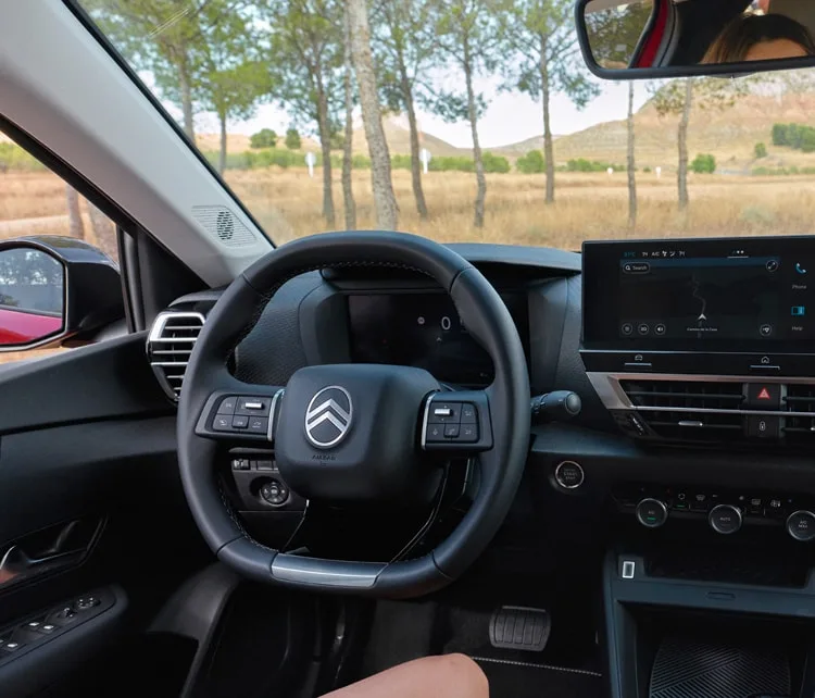 Source: https://www.citroen.se/content/dam/citroen/master/b2c/models/new-c4-2024/exclusive-features/eC4_C4_features_02_750x642.jpg — citroen.se (Wismo, Swedish importer; cleared by Tord Overå 2026-10-05). Run: 2026-10-05
