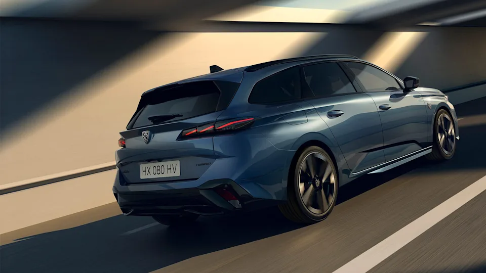 Source: https://www.peugeot.se/modeller/308-sw.html — Peugeot Sverige brand site, OEM-owned. 308 SW, HYBRID badge. Run: 2026-10-21