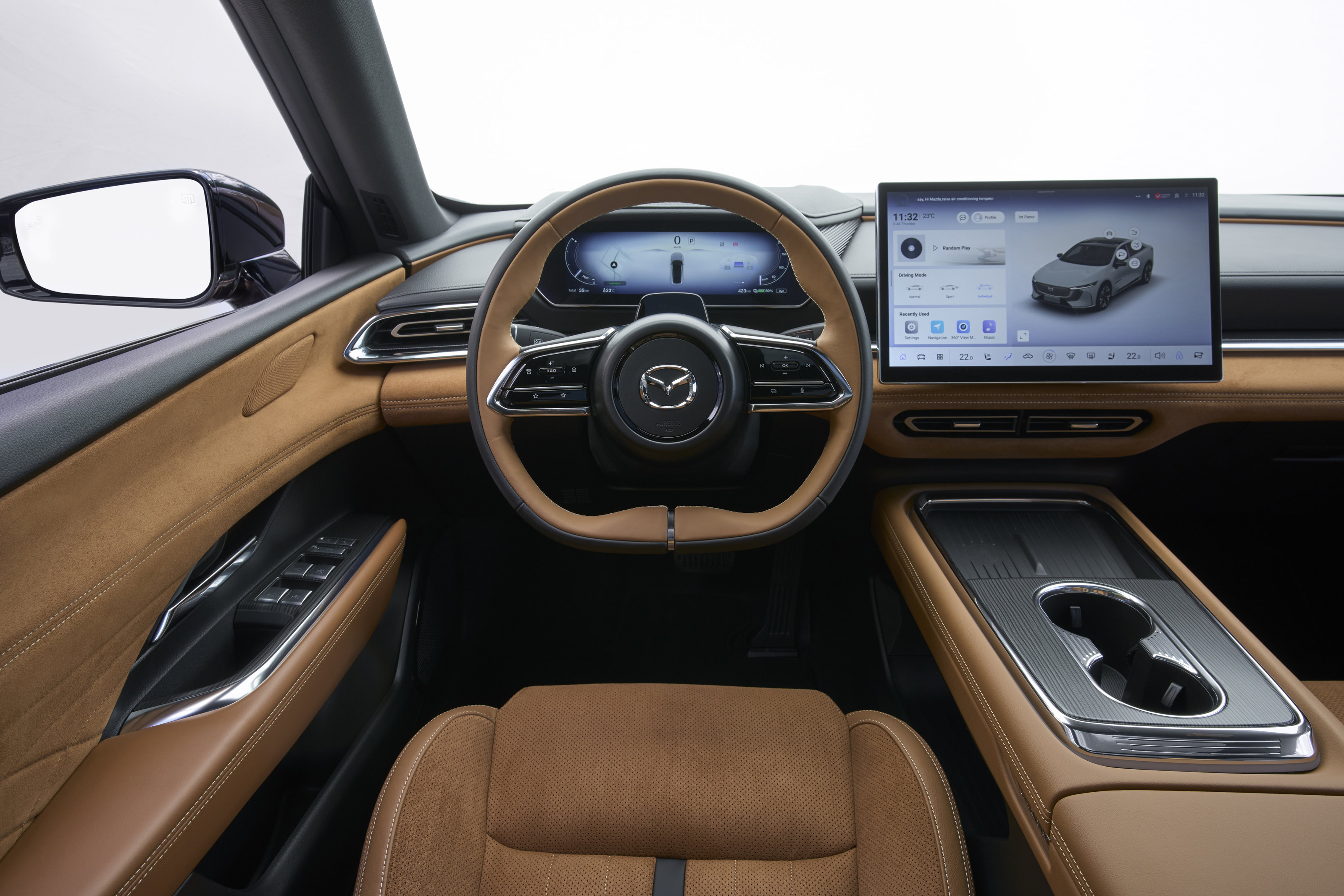 Source: https://www.mazda-press.com/de/cars/mazda-6e/ — press image, editorial use. Run: 2026-08-24