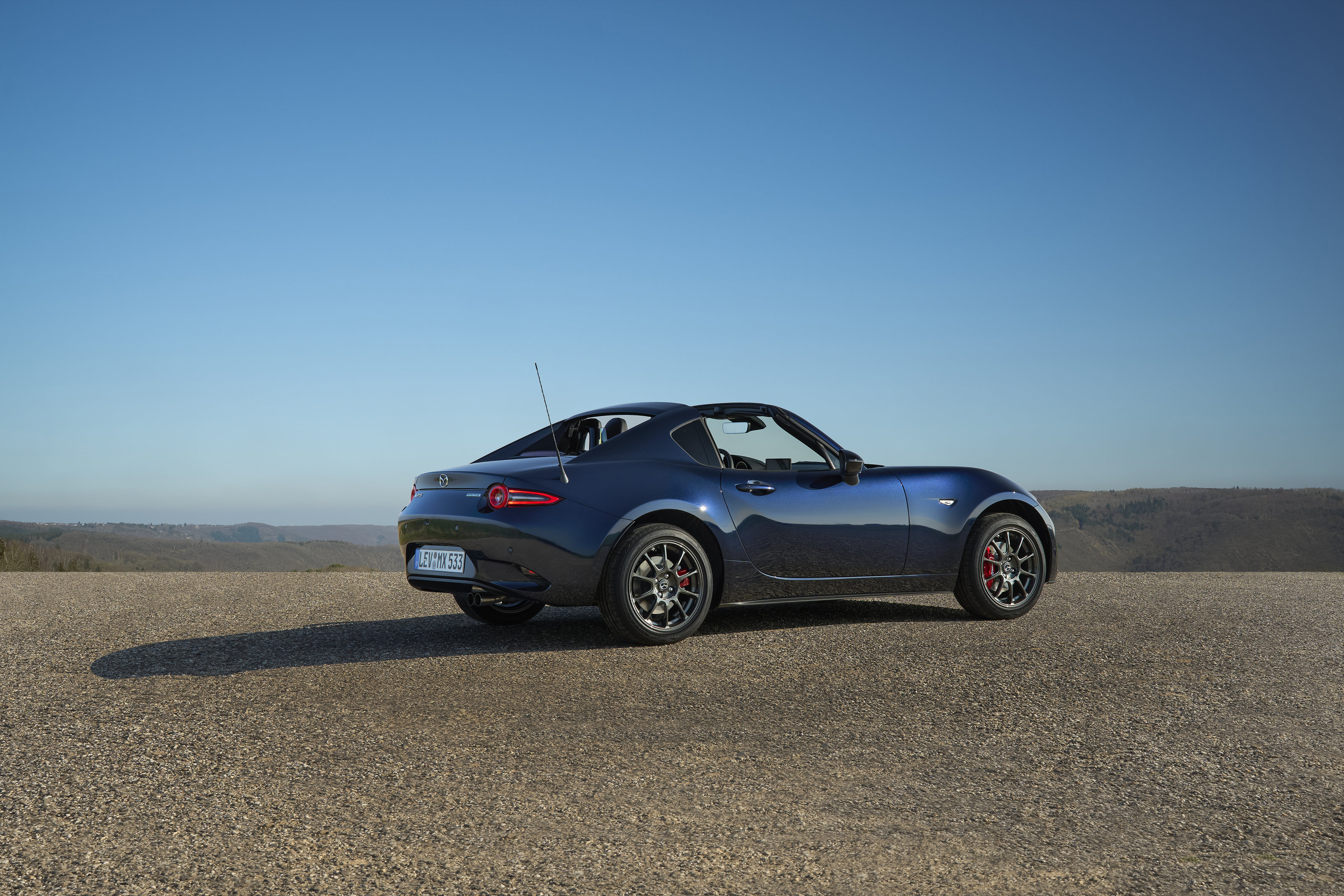 Source: https://de.mazda-press.com/cars/mazda-mx-5/ — press image, editorial use. Run: 2026-09-18