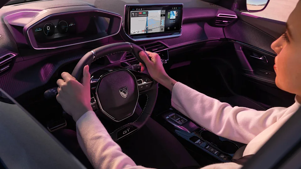Source: https://www.peugeot.se/content/dam/peugeot/master/b2c/our-range/showroom/2008/2024_09-october-window-evolution-2008-wl/new-2008---gallery-modal/PEUGEOT_E2008_FE_2410CV_608_FR_2560x1440.jpg — Peugeot Sverige brand site, OEM-owned. Run: 2026-10-21