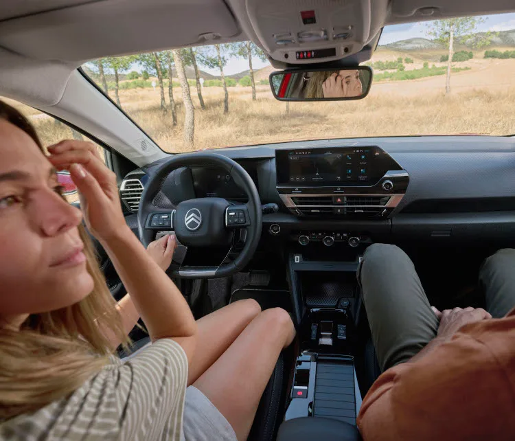 Source: https://www.citroen.se/content/dam/citroen/master/b2c/models/new-c4-x-2024/exclusive-features/eC4_C4_eC4X_C4X_features_03_750.jpg — citroen.se (Wismo, Swedish importer; cleared by Tord Overå 2026-10-05). Run: 2026-10-05