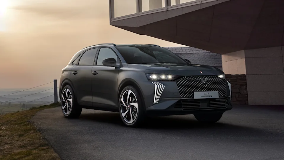 Source: https://www.dsautomobiles.se/content/dam/ds/sweden/modeller/ds-7/l-m/1920x1080_DS7e.jpg (dsautomobiles.se, Wismo Automotive AB, Swedish importer) — OEM image. Run: 2026-10-07