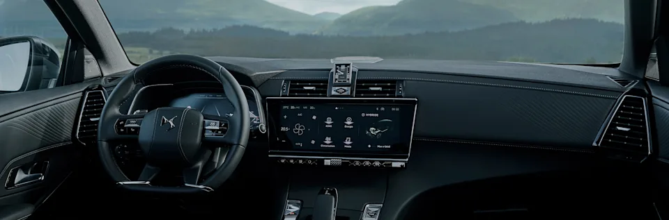 Source: https://www.dsautomobiles.se/content/dam/ds/master/ds-range/ds-7-2-0/1-5-3/1-5-3-1/1-5-3_57_New_DS7_E-TENSE_4x4_360_La_Premiere_interior_black_XL91-30.jpg (dsautomobiles.se, Wismo Automotive AB, Swedish importer) — OEM image. Run: 2026-10-07
