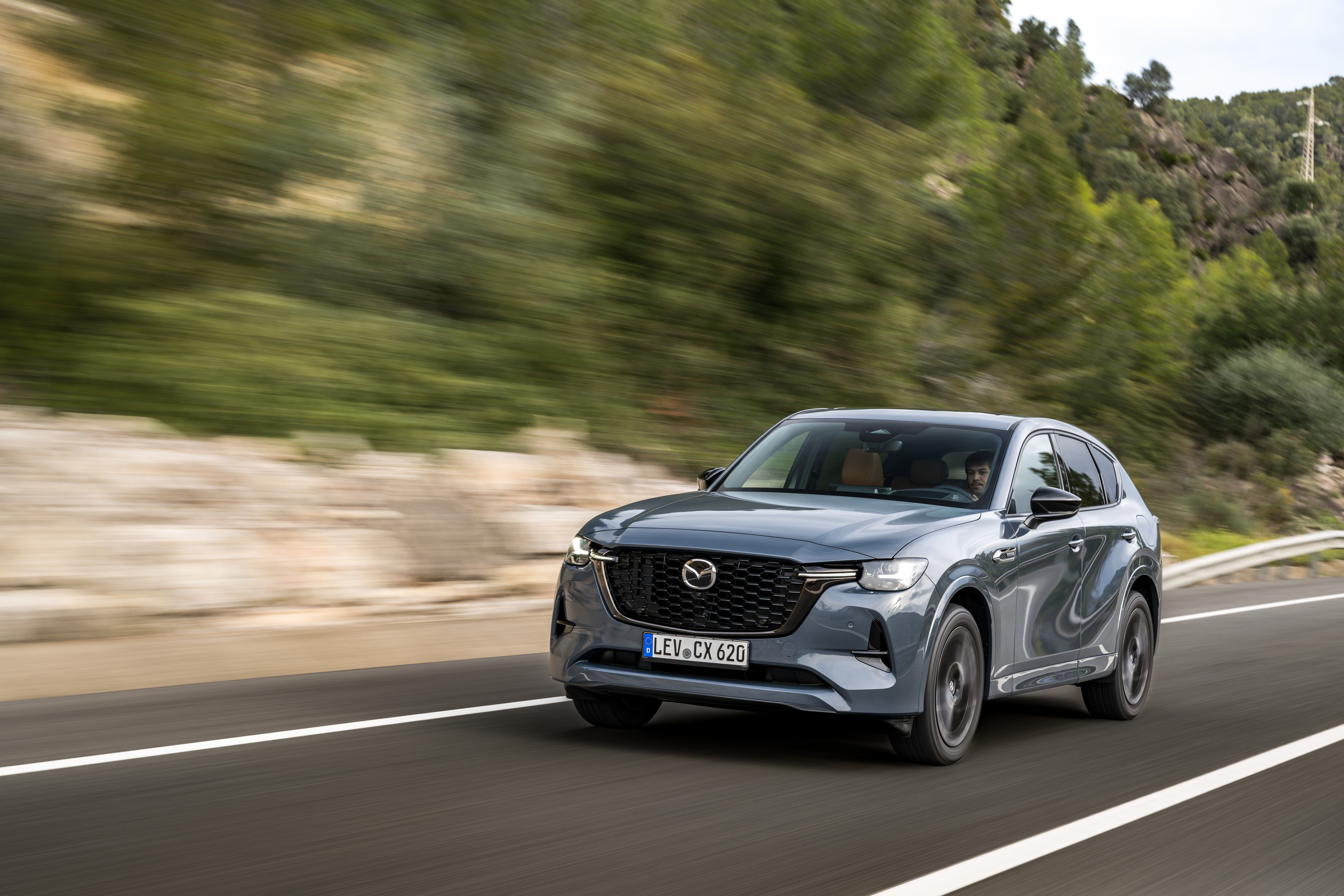 Source: https://www.mazda-press.com/de/cars/mazda-cx-60/ — press image, editorial use. Run: 2026-08-24
