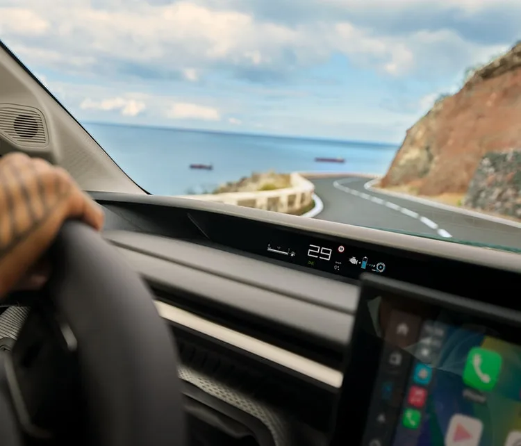 Source: https://www.citroen.se/content/dam/citroen/master/b2c/models/new-c3-aircross/l-m/drivesafely.jpg — citroen.se (Wismo, Swedish importer; cleared by Tord Overå 2026-10-05). Run: 2026-10-05