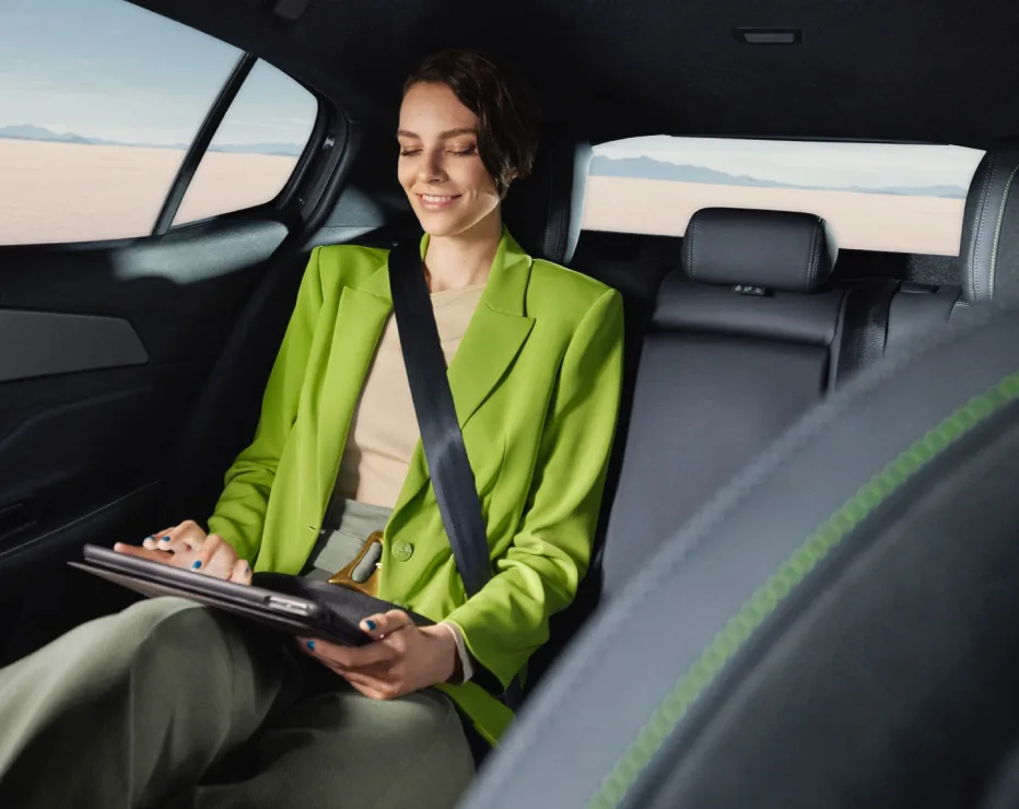 Source: https://nybil.bytbil.com/cars/408 — OEM-supplied marketing image via Nybil (Bytbil), Vend Sanity dataset. Run: 2026-08-14