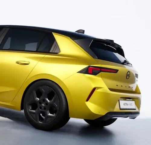 Source: https://www.opel.se/content/dam/opel/master/vehicles/astra-hb-2026/16x9/opel_astra_hb_hybrid_car_16x9_960x540.jpg — opel.se (Wismo, Swedish importer), cleared by Glenn Brownlee 2026-10-21. Cropped to remove overlaid icons. Run: 2026-10-21