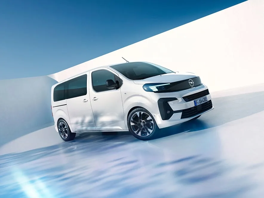 Source: https://www.opel.se/content/dam/opel/master/vehicles/zafira-life/zafira-e-life/my2400/zafira-e-life/4x3/OPEL-ZAFIRA-LIFE-MY2023-BEV-partial-safety_4x3.jpg — opel.se (Wismo, Swedish importer), team-cleared 2026-10-05. Run: 2026-10-07