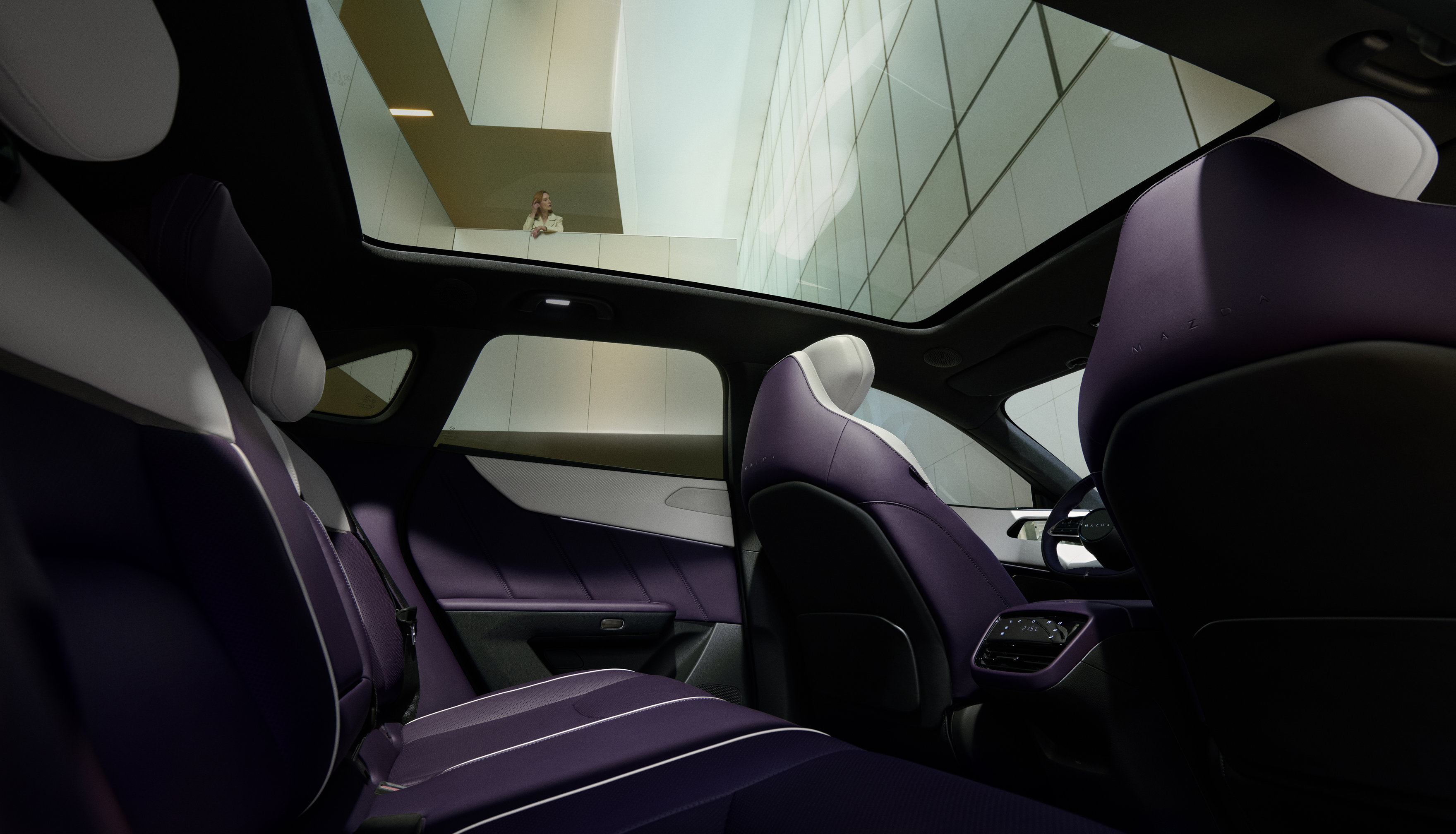 Source: https://www.mazda-press.com/de/cars/mazda-cx-6e/ — press image, editorial use. Run: 2026-08-24