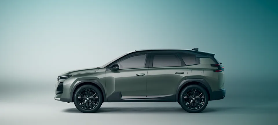 Source: https://www.citroen.se/content/dam/citroen/master/b2c/models/new-c5-aircross-2025/opening-of-order/immersive-key-features_lifestyle_4_2880x1300.webp — citroen.se (Wismo, Swedish importer; cleared by Tord Overå 2026-10-05). Run: 2026-10-05