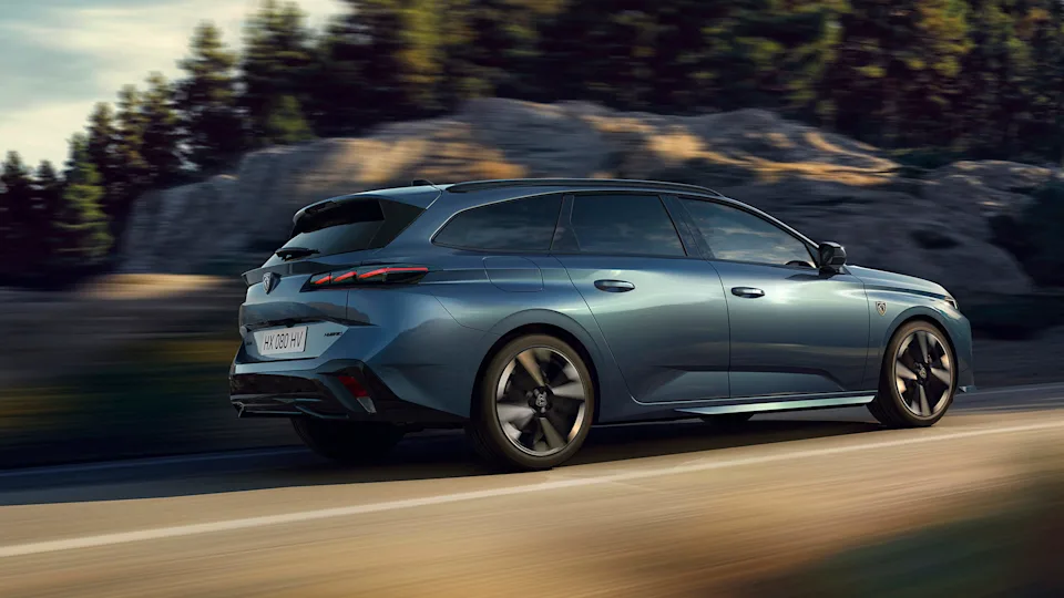 Source: https://www.peugeot.se/modeller/308-sw.html — Peugeot Sverige brand site, OEM-owned. 308 SW, HYBRID badge. Run: 2026-10-21