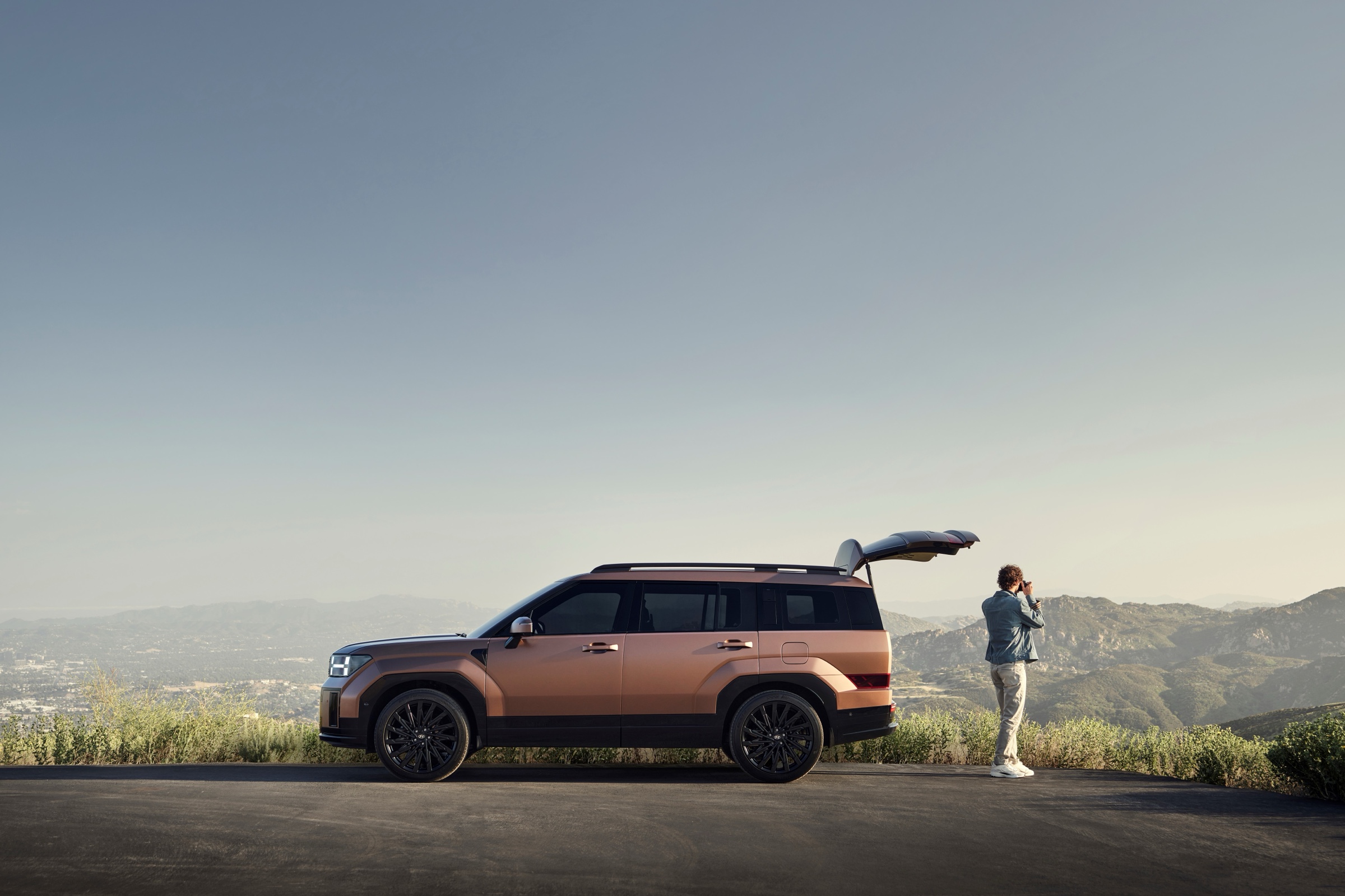 Source: https://www.mynewsdesk.com/se/hyundai/images/helt-nya-hyundai-santa-fe-2832242 — Hyundai Motor Sweden AB press image, credited "Av: Hyundai". Run: 2026-08-26