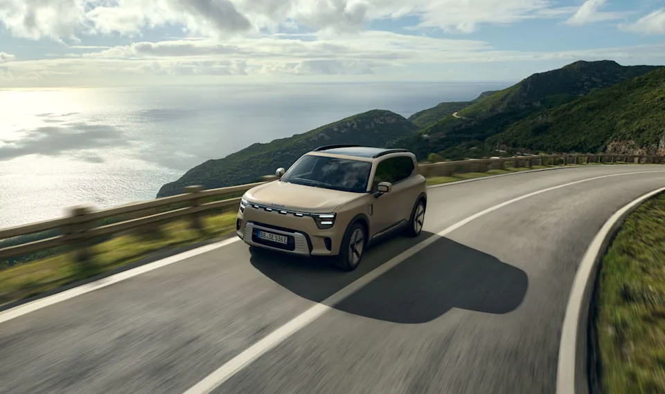 Source: https://s7.future.smart.com/is/image/smarteurope/smart/smart-dam/digital/website/images/marketing/models/hy11/Modelpage5_01_Desktop.jpg (se.smart.com/sv) — OEM image, editorial use. Run: 2026-10-08