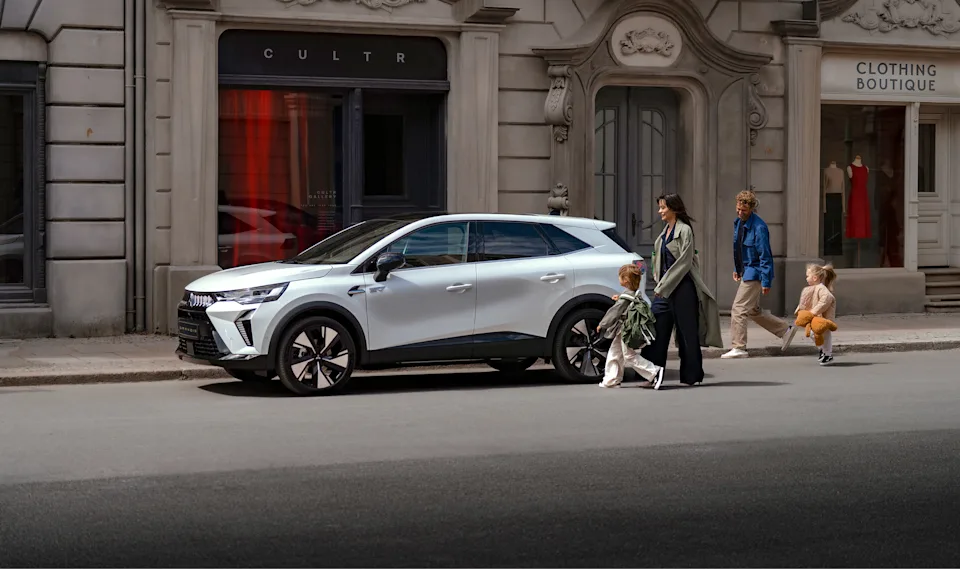 Source: https://www.mitsubishi-motors.se/wp-content/uploads/2026/04/MY2025_-GRANDIS_Hero-Banner-Mitsubishi-Grandis-2160x1280-1.jpg (Wismo, Swedish importer) — OEM image, editorial use. Run: 2026-10-06