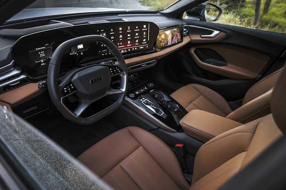 Audi A5 Avant, cockpit and dashboard, left-hand drive. Audi MediaCenter, editorial use.