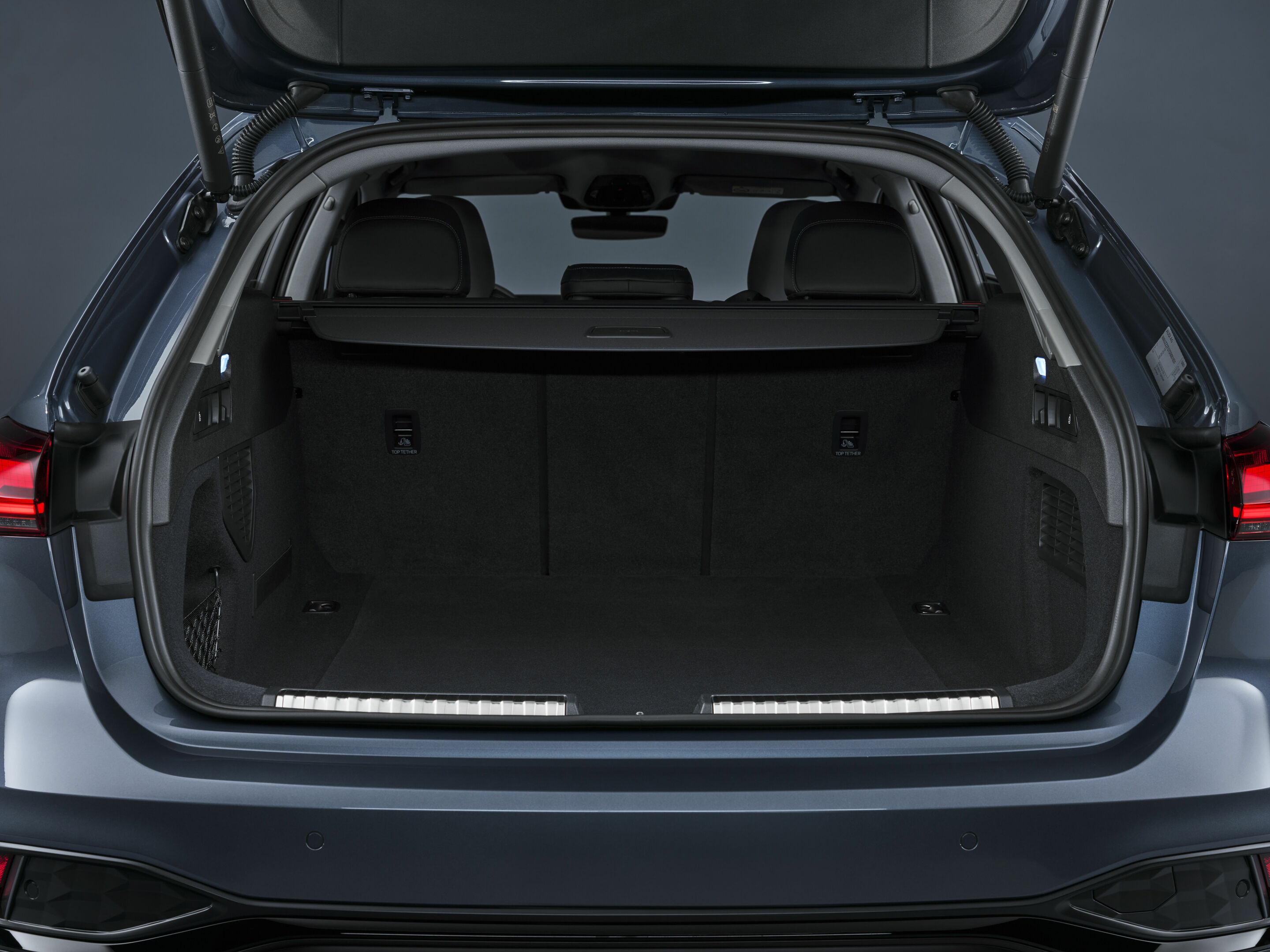 Audi A5 Avant, luggage compartment with rear seats upright. Audi MediaCenter, editorial use.