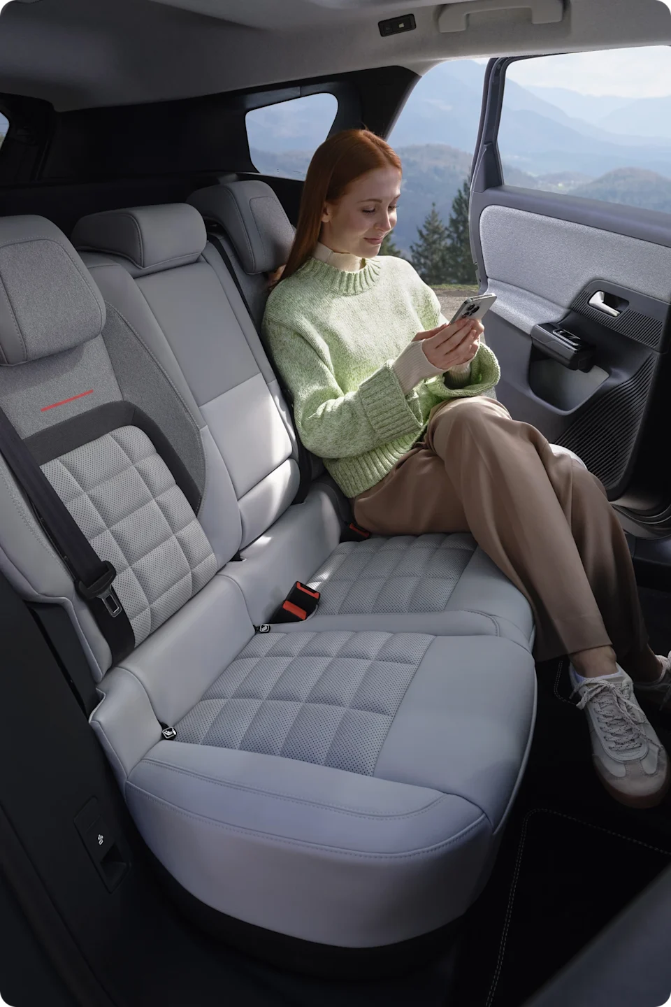 Source: https://www.citroen.se/content/dam/citroen/master/b2c/models/new-c5-aircross-2025/opening-of-order/block-key-pilars_lifestyle_02_2000x3000.webp — citroen.se (Wismo, Swedish importer; cleared by Tord Overå 2026-10-05). Run: 2026-10-05