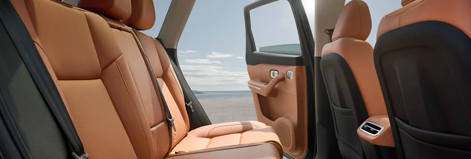 Source: https://www.leapmotor.se/wp-content/uploads/2025/12/BRUN-INTERIOR_1920-x-650.jpg — press image, editorial use. Run: 2026-09-25